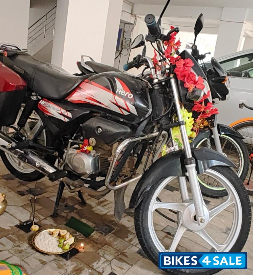 Red Hero HF Deluxe BS6