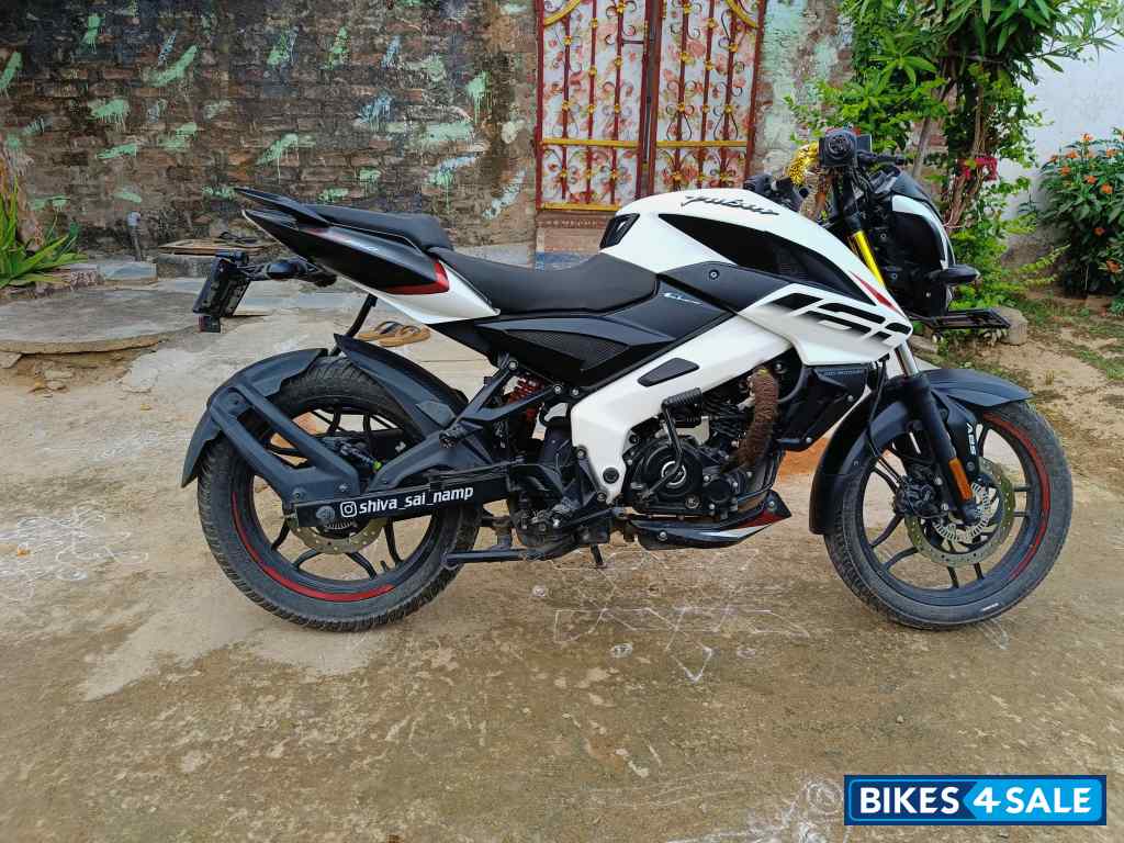 Bajaj Pulsar NS 160 BS6