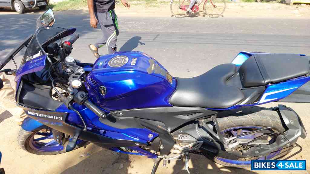 Blue Yamaha R15 V4