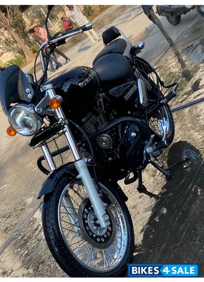 Black Royal Enfield Thunderbird TwinSpark 350