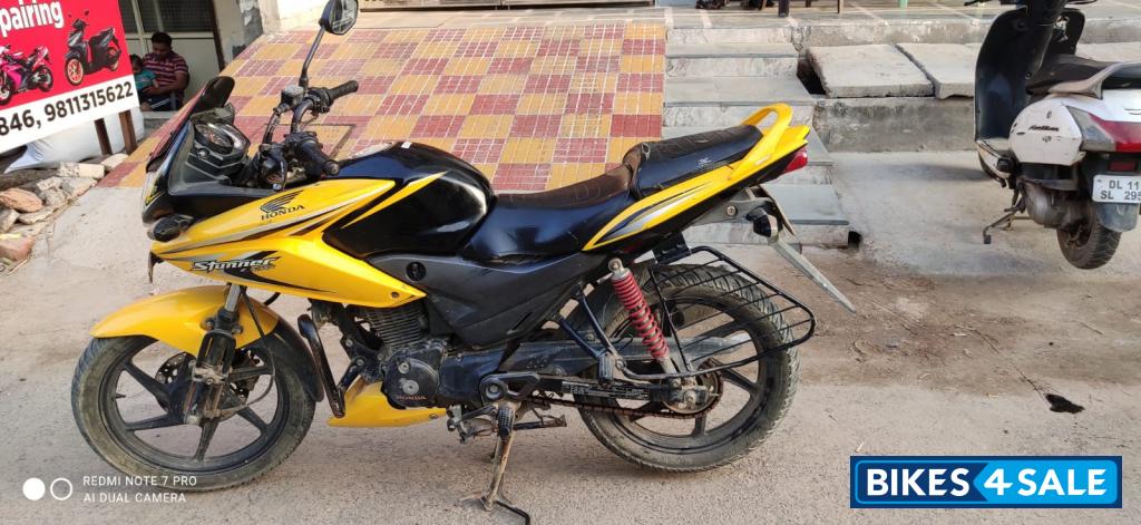 Yellow And Black Honda CBF Stunner