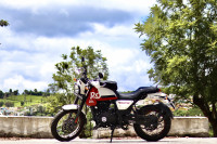 Royal Enfield Scram 411