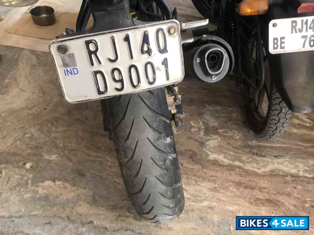 Black Yamaha YZF R15 V2