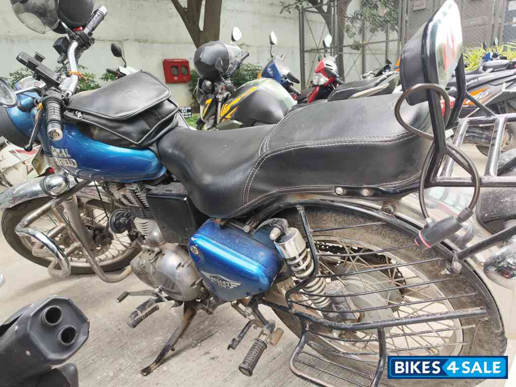 Blue Royal Enfield Bullet 350 Twinspark