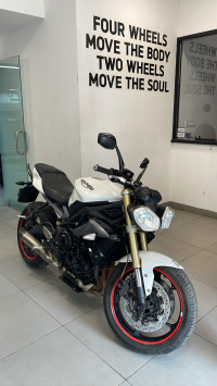 Triumph Street Triple