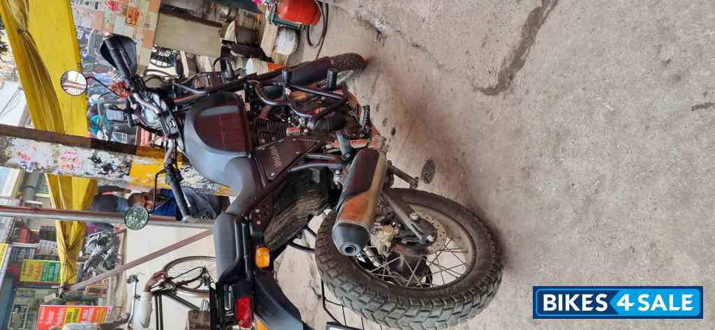 Granite Black Royal Enfield Himalayan BS VI