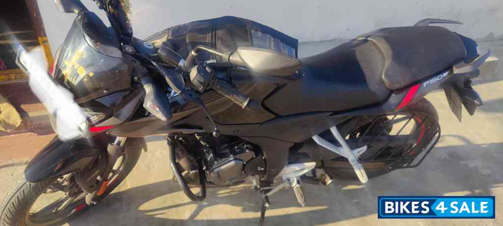 Bajaj Pulsar P150 Twin Disc Split Seat