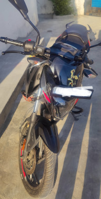Bajaj Pulsar P150 Twin Disc Split Seat