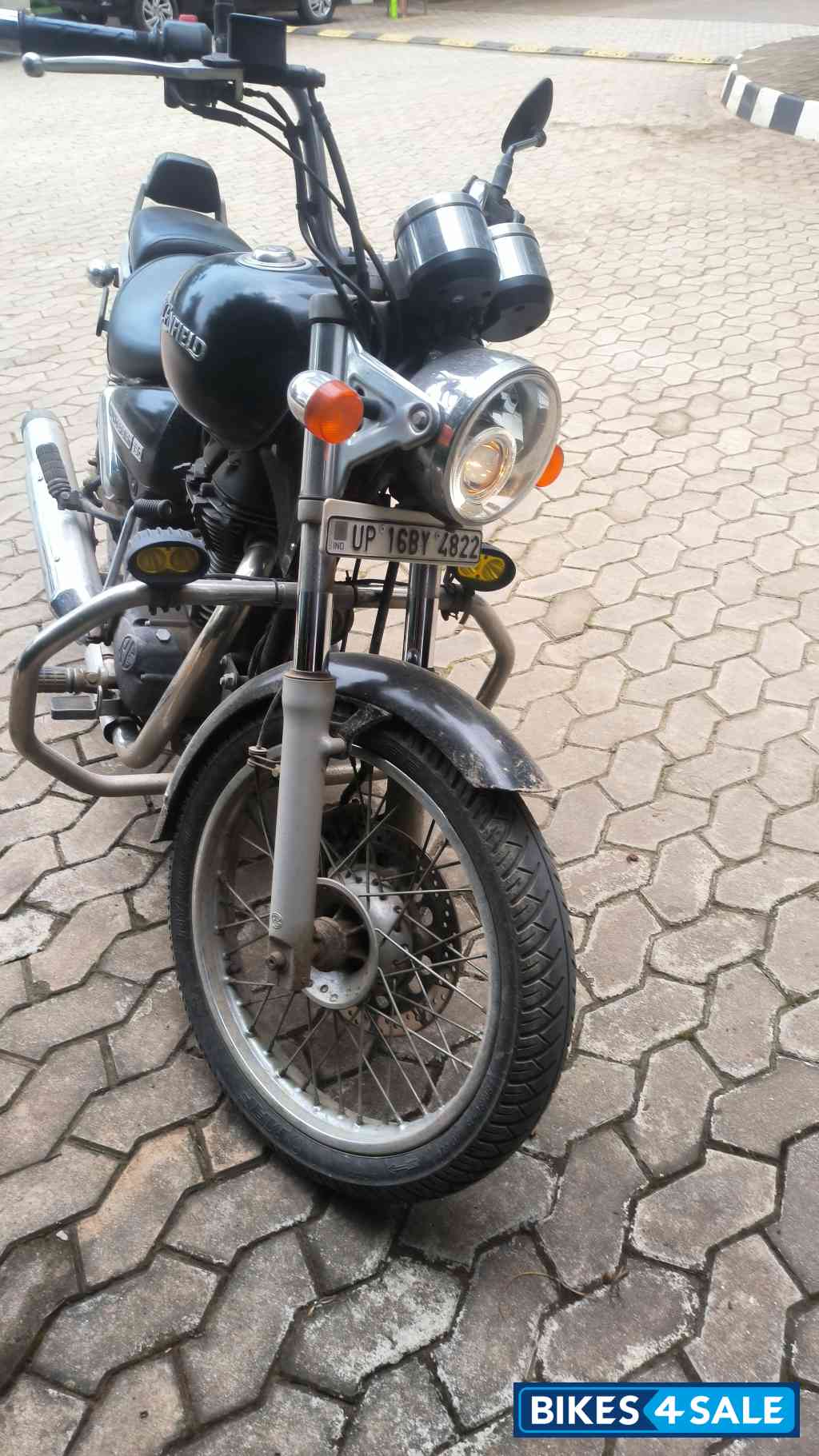 Black Royal Enfield Thunderbird 350