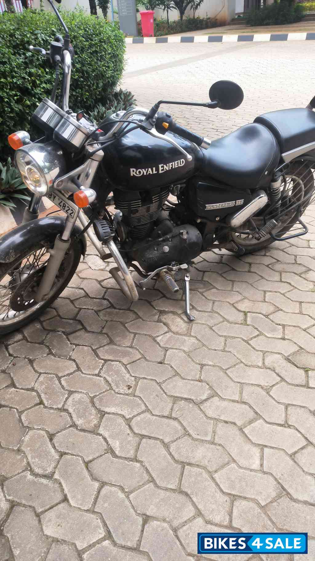 Black Royal Enfield Thunderbird 350