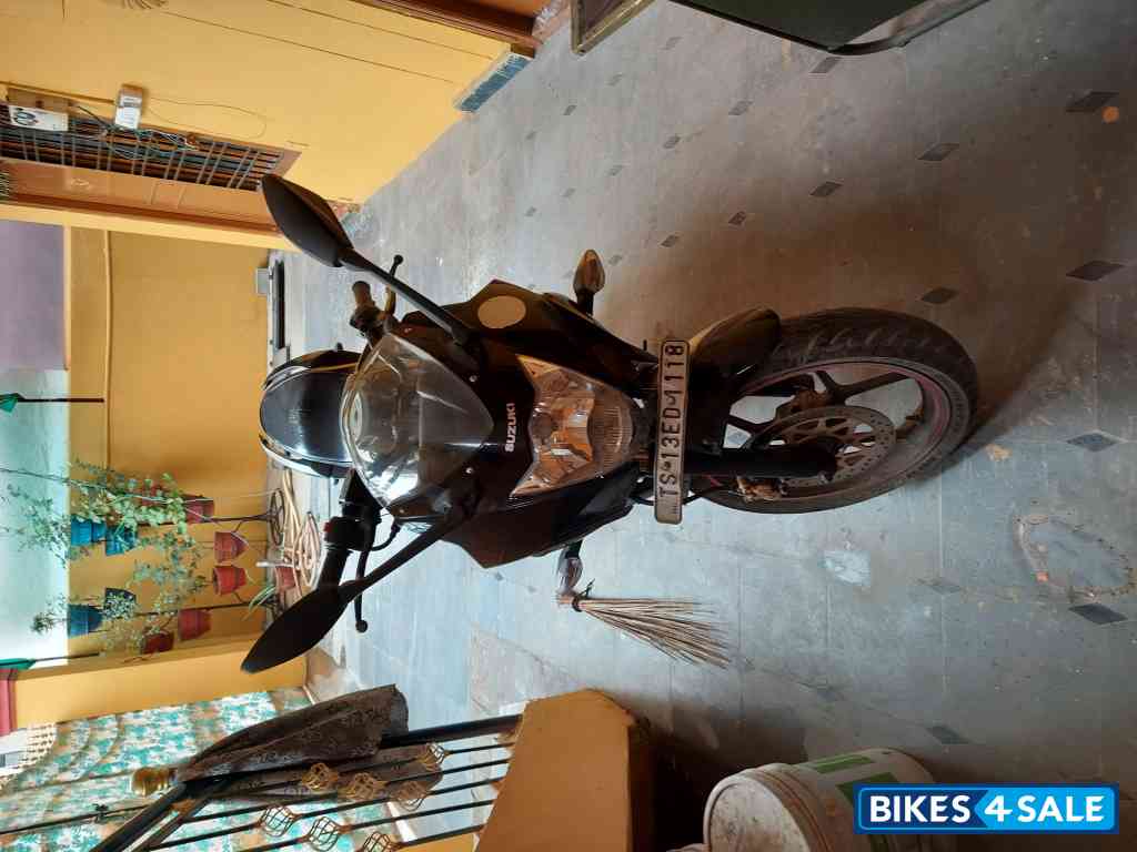 Suzuki Gixxer SF