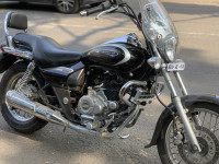 Black Bajaj Avenger Cruise 220