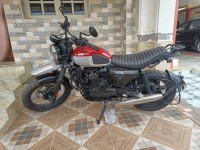 Yezdi Scrambler Dual Tone
