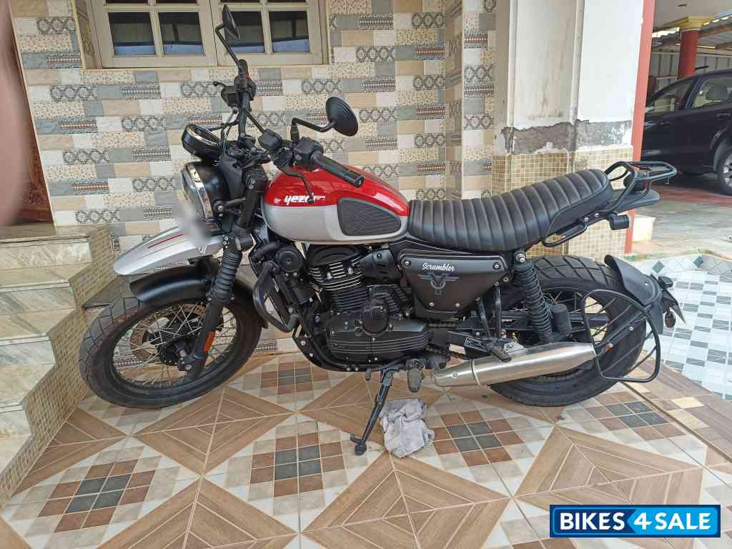 Yezdi Scrambler Dual Tone Yezdi Scrambler Dual Tone