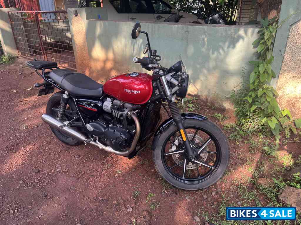 Triumph Street Twin