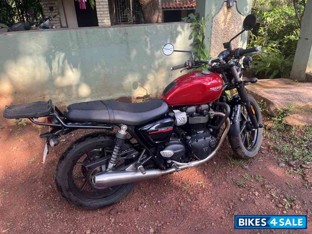 Triumph Street Twin