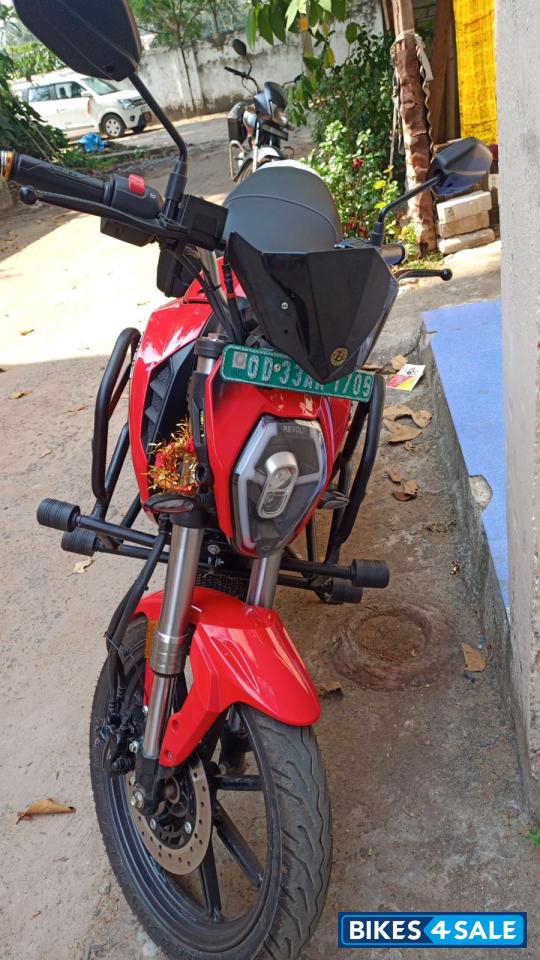 Revolt RV 400 Revolt RV 400