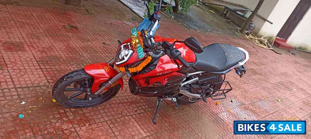 Revolt RV 400 Revolt RV 400