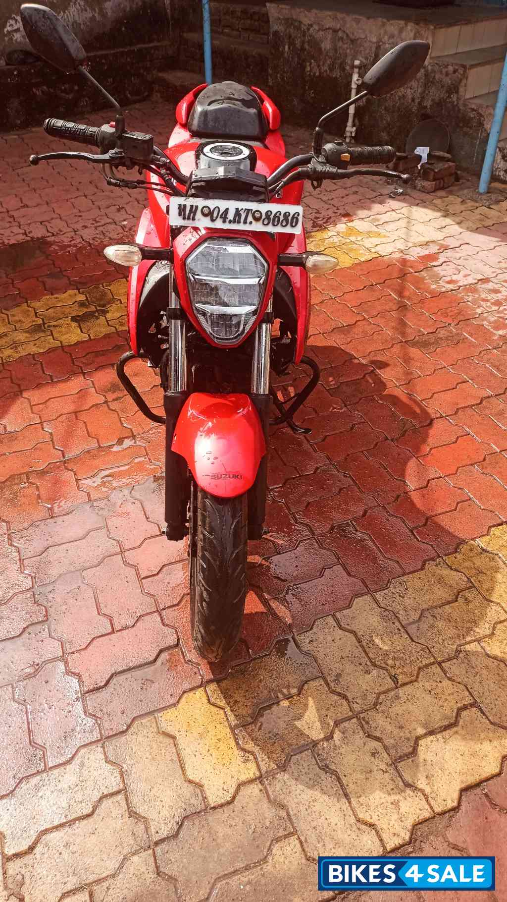 Red And Black Suzuki Gixxer 150