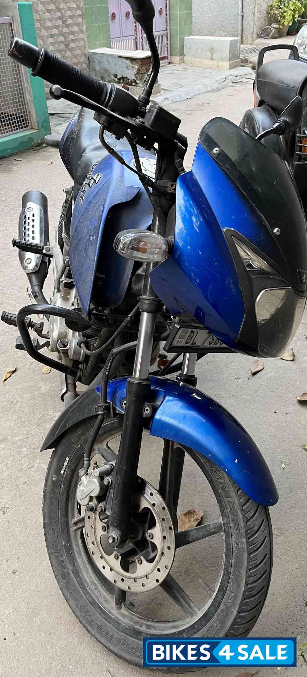 Blue Bajaj Pulsar 150