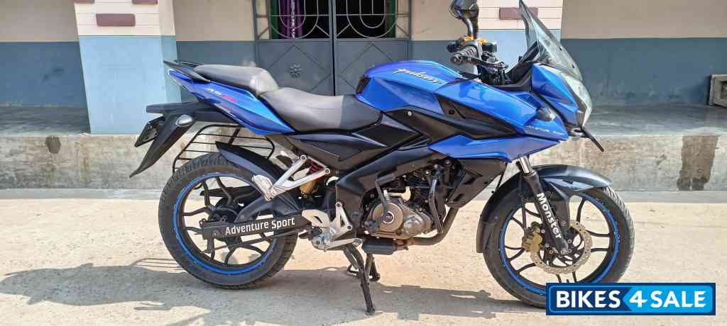 Saffire Blue Bajaj Pulsar AS 150