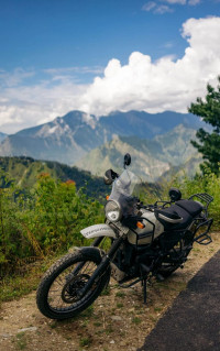Snow Royal Enfield Himalayan