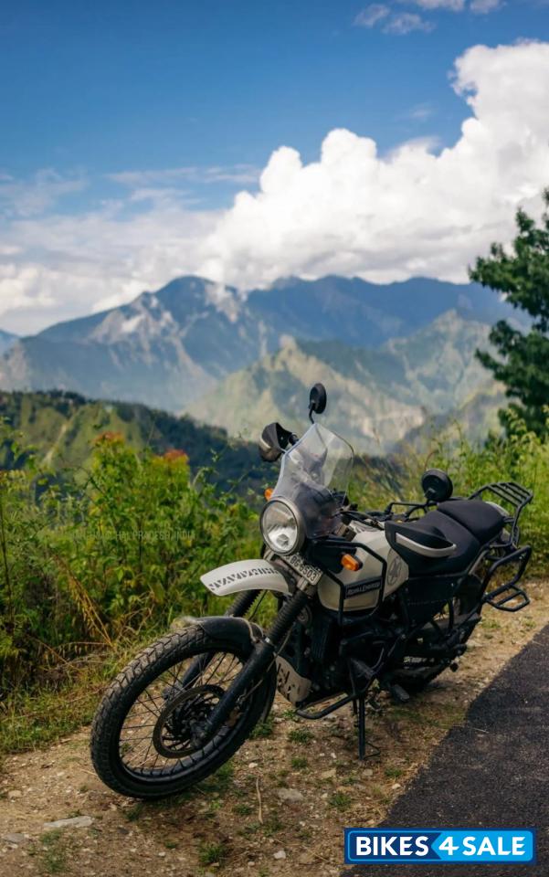 Snow Royal Enfield Himalayan