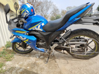 Blue Suzuki Gixxer SF