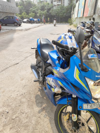Blue Suzuki Gixxer SF