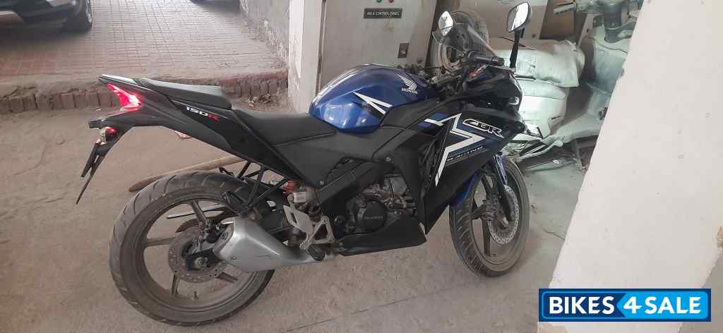 Blue Honda CBR 150R
