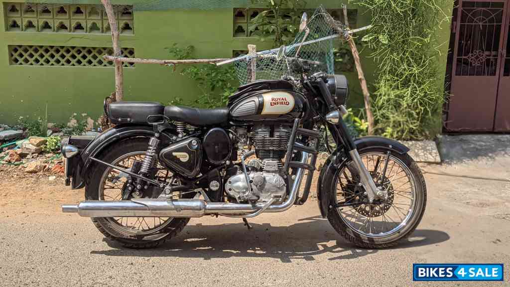 Black Royal Enfield Classic 350