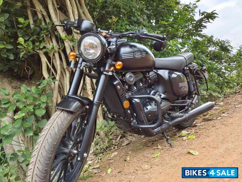 Jawa 42 Dual Tone