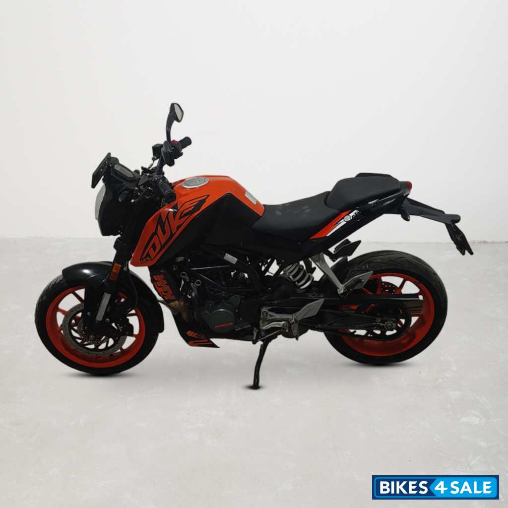 KTM Duke 125