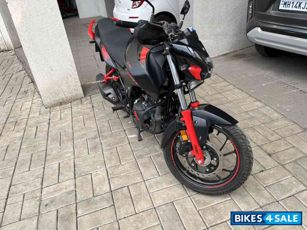 Matt Black Hero Xtreme 160R