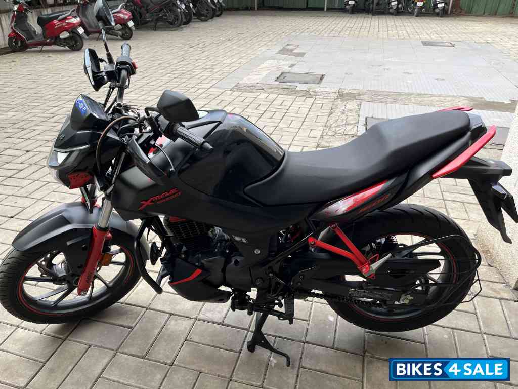 Matt Black Hero Xtreme 160R Matt Black Hero Xtreme 160R