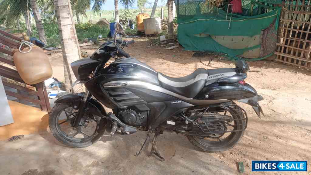 Suzuki Intruder 150