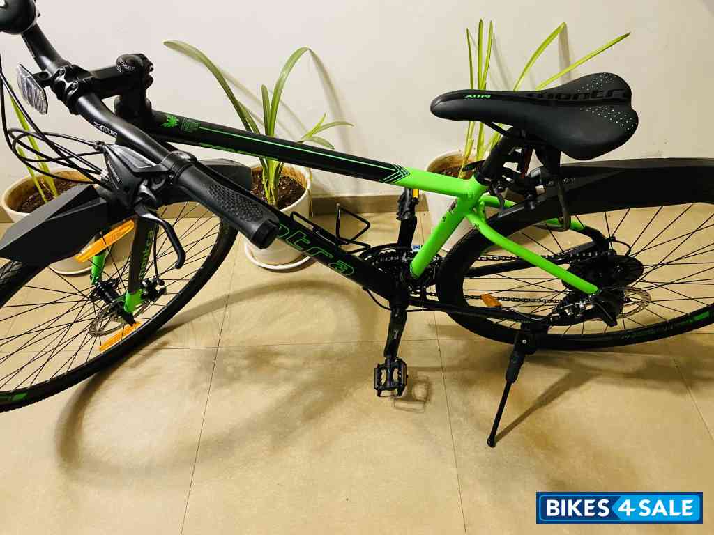 Black Green Bicycle Montra