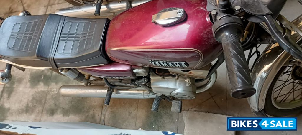 Maroon Yamaha RX 135