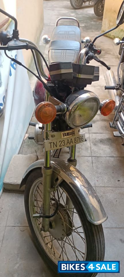 Maroon Yamaha RX 135 Maroon Yamaha RX 135