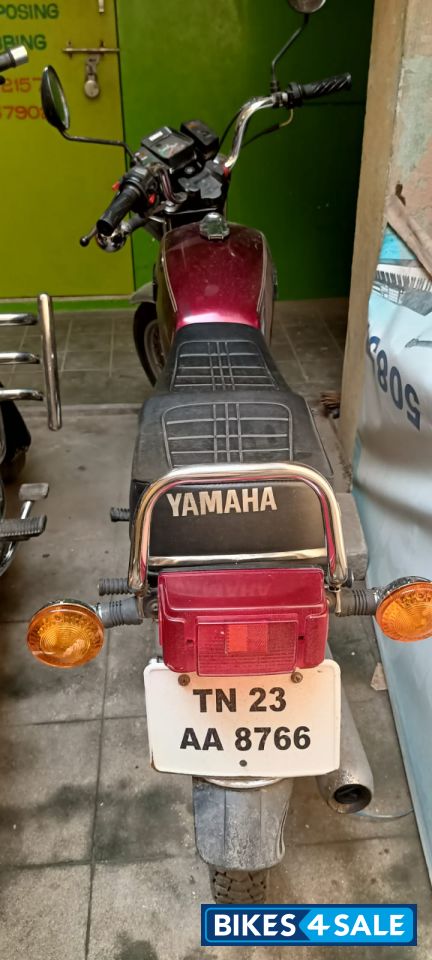 Maroon Yamaha RX 135 Maroon Yamaha RX 135