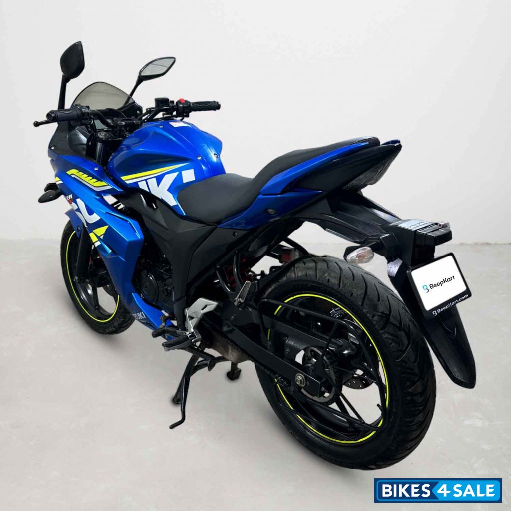 Suzuki Gixxer SF