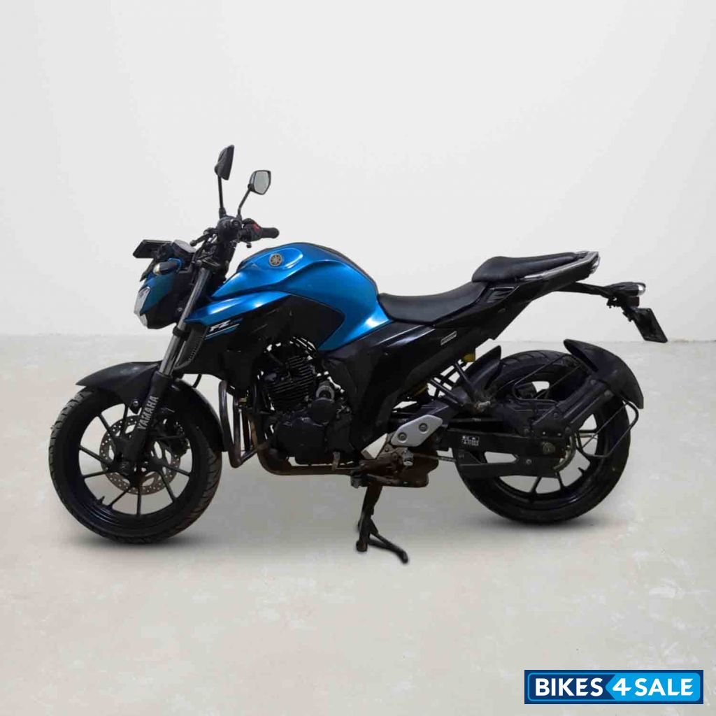 Yamaha FZ25