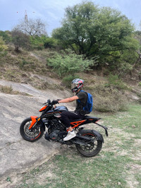 Ebony Black KTM Duke 250