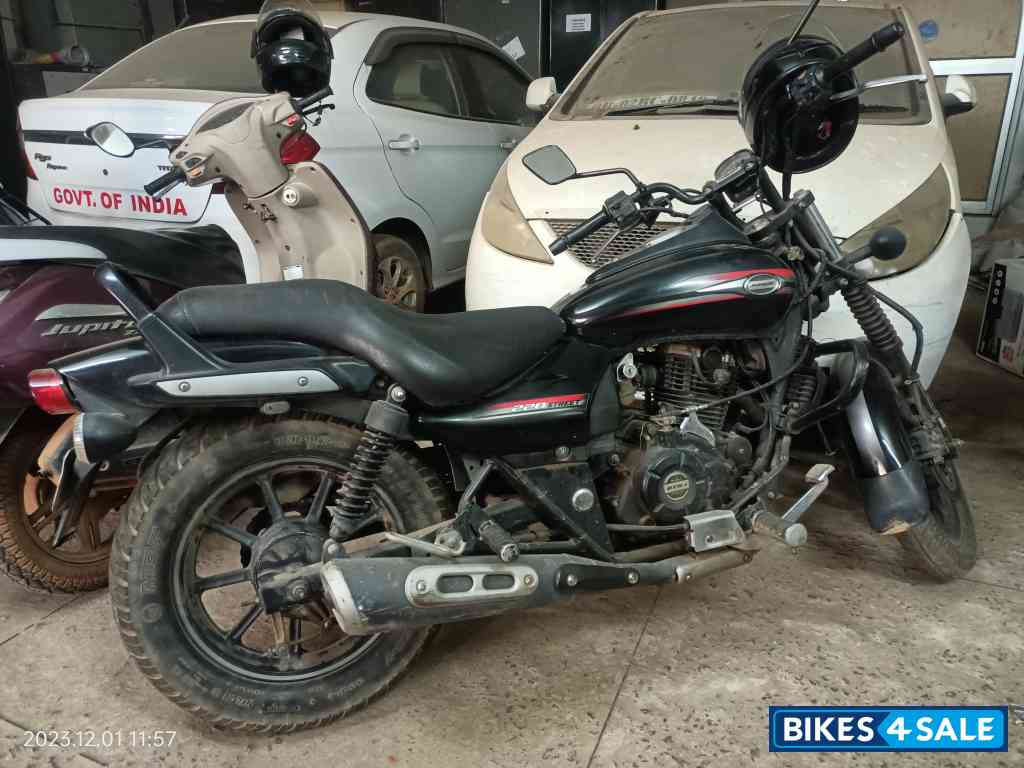 Black Bajaj Avenger Street 220