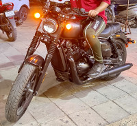 Yezdi Roadster Dark 2023 Model