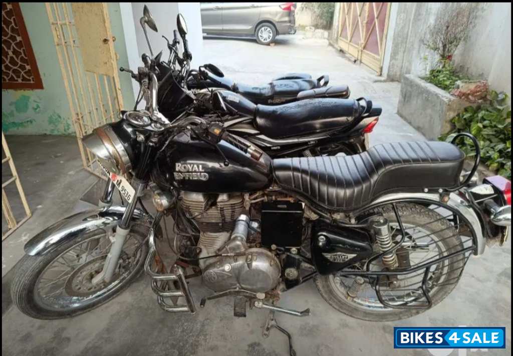 Black Royal Enfield Bullet Electra