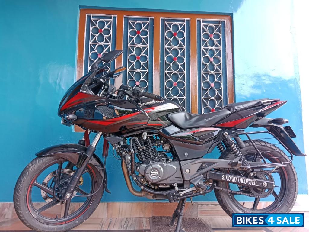 Bajaj Pulsar 220 DTSFi