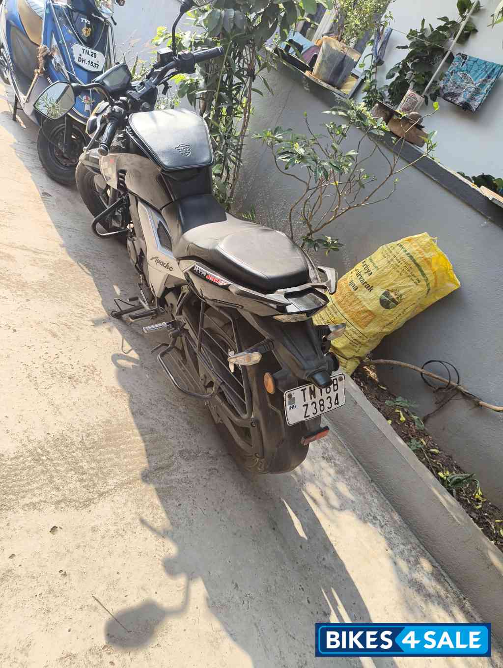 TVS Apache RTR 160 4V