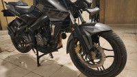 Black Bajaj Pulsar 200 NS