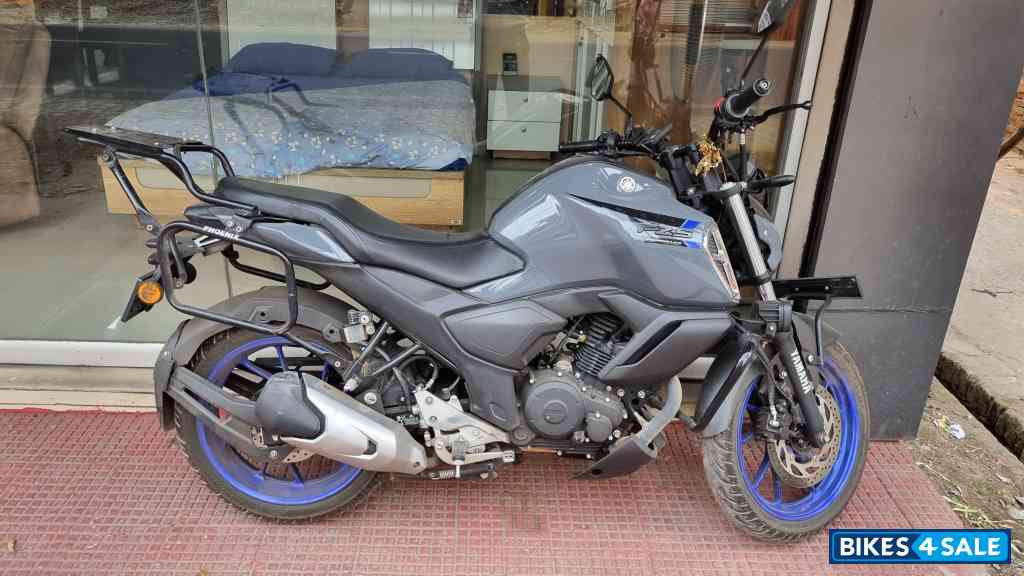 Yamaha FZ-S FI Ver 4.0 DLX